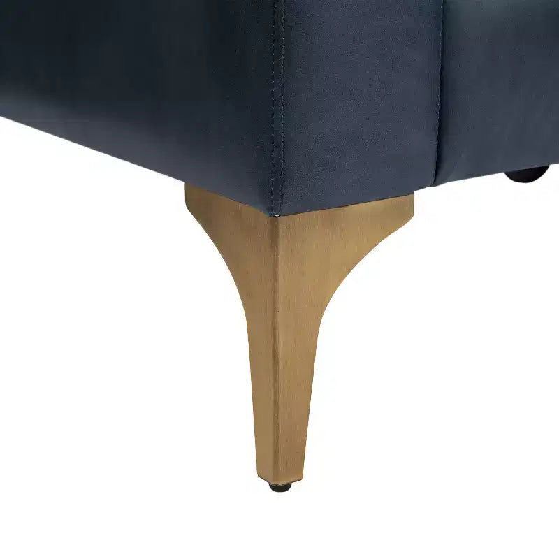 Poltrona Accent in similpelle vegana blu navy con gambe in metallo color bronzo