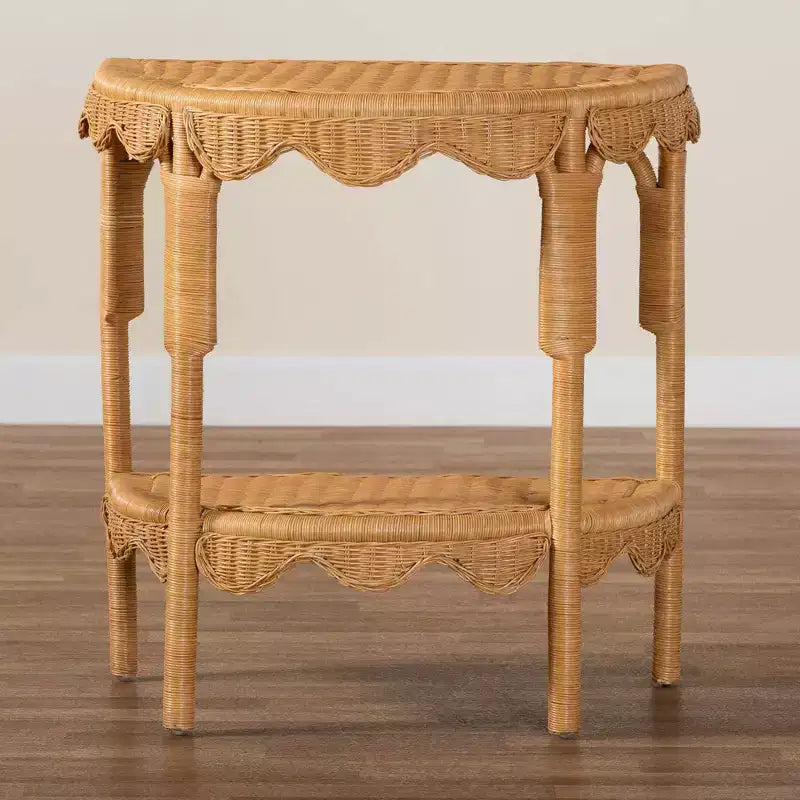 Consolle in rattan con capesante costiere color miele chiaro
