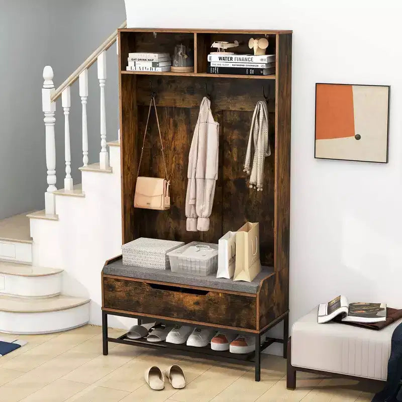 Albero appendiabiti da ingresso alto 175 cm con cuscino per seduta, scomparti aperti, ganci e vano contenitore con coperchio sollevabile, bianco/nero/marrone rustico